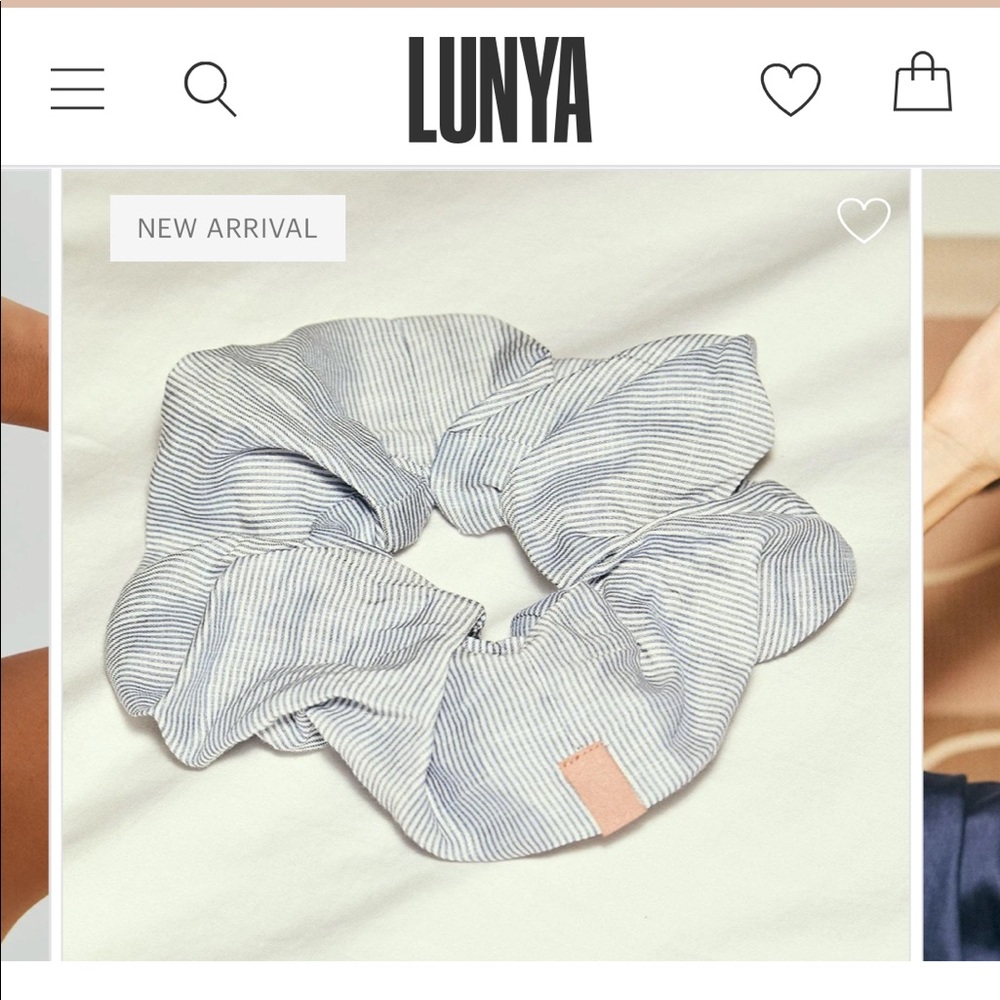 BNWT lunya linen silk scrunchie